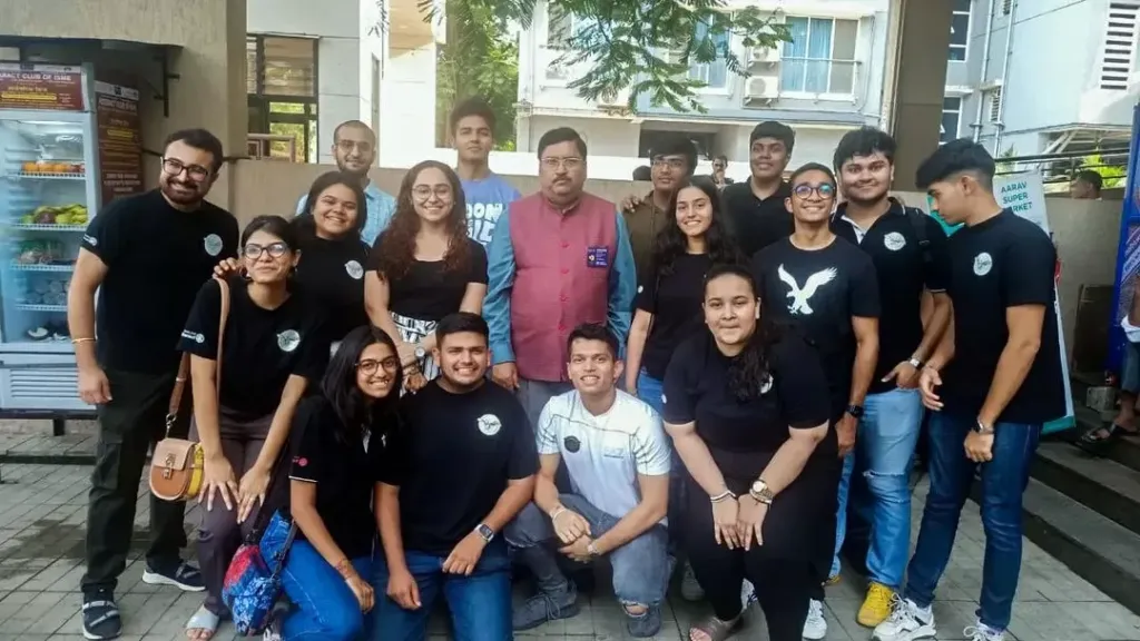 The Rotaract Club of ISME and ATLAS Fellows install Community Fridge at Andheri